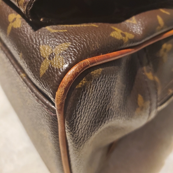 ✅✅✅SOLD✅✅✅ AUTHENTIC LOUIS VUITTON MANHATTAN GM - Picture 13 of 16